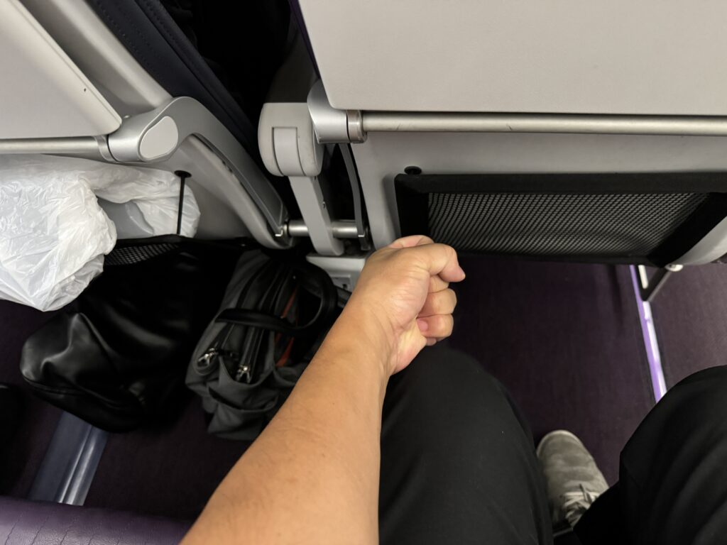 Peachでバンコク 機内シートピッチ