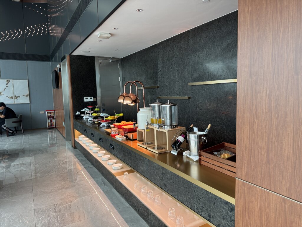 広州白雲国際空港「スターアライアンス・ラウンジ」の軽食