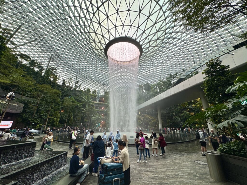 HSBC レイン・ボルテックス