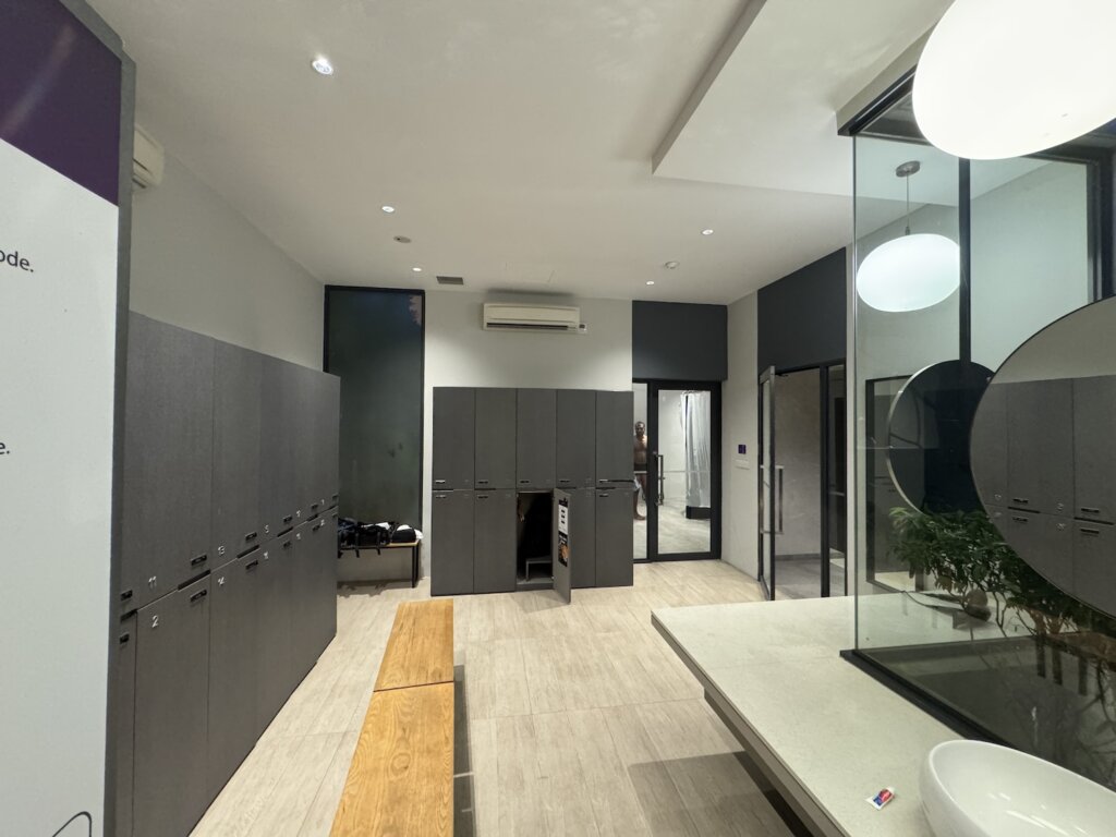 Hub & Spoke(ハブ&スポーク)ロッカールーム